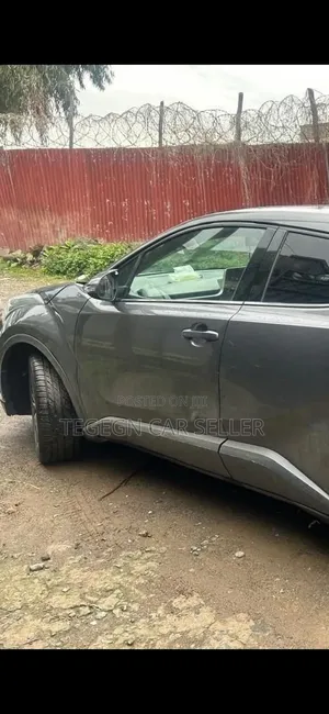 Toyota C-HR 2020 Gray