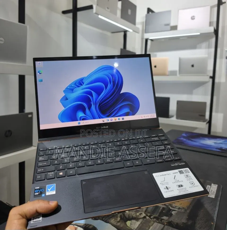 New Laptop Asus ZenBook 13 UX331UN 16GB Intel Core i7 SSD 512GB