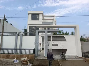 5bdrm House in Addis Ababa Wesen, Bole for sale