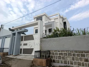 5bdrm House in Addis Ababa Wesen, Bole for sale