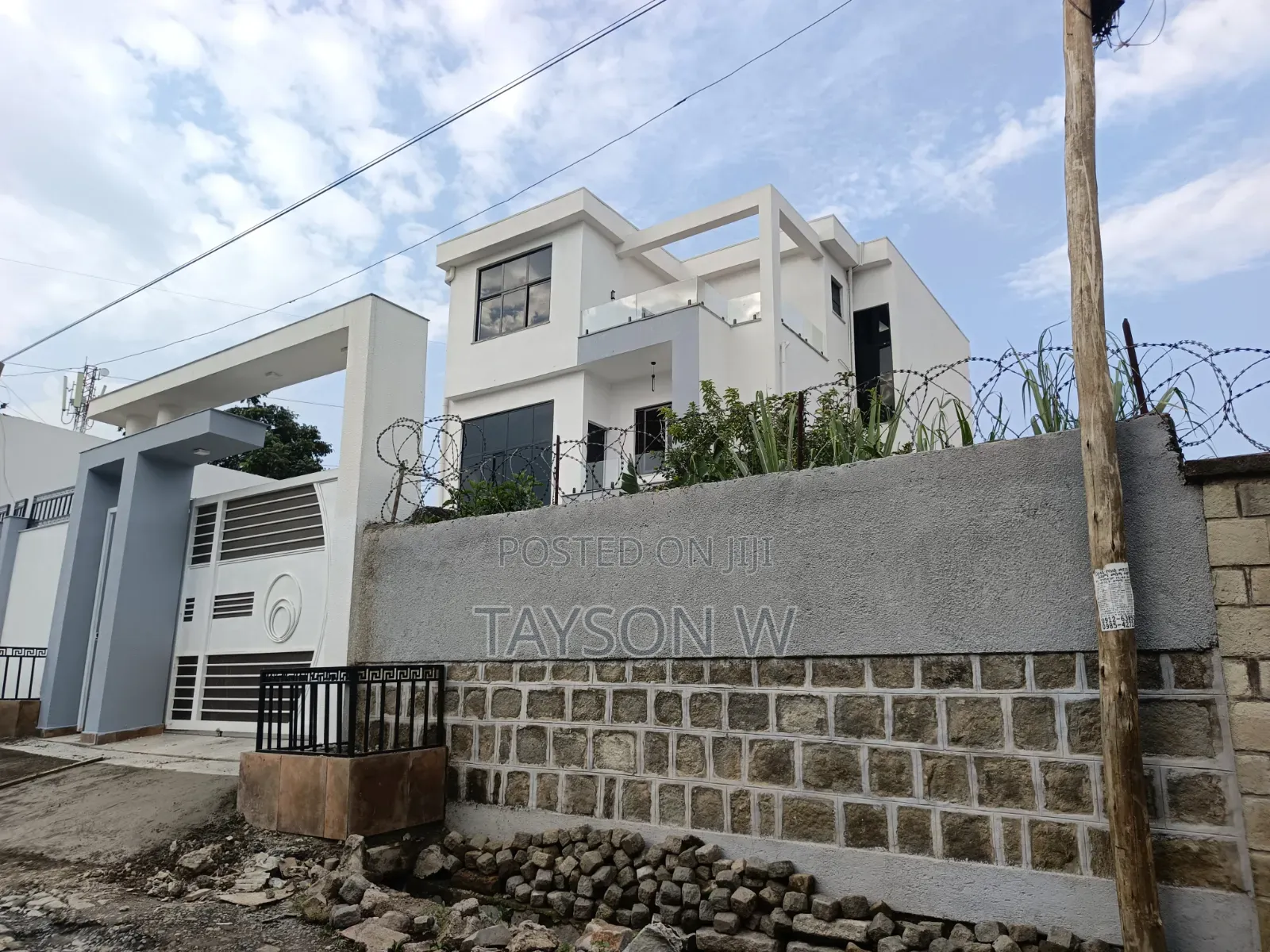 5bdrm House in Addis Ababa Wesen, Bole for sale