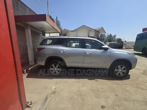 Toyota 4-Runner 2019 Silver