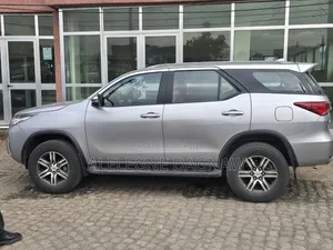 Toyota 4-Runner 2019 Silver