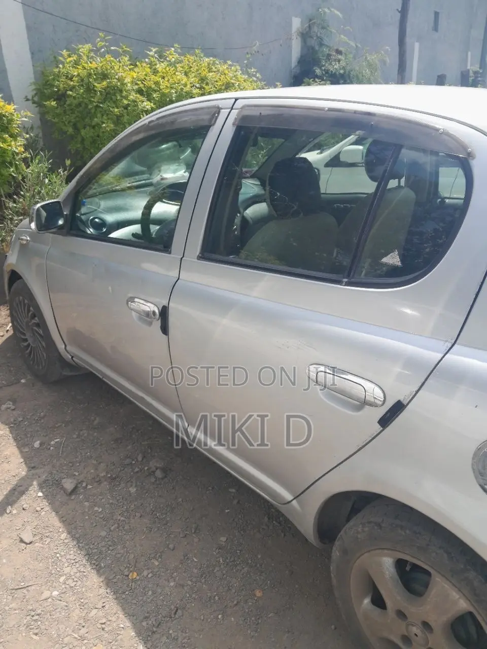 Toyota Vitz 2001 Silver