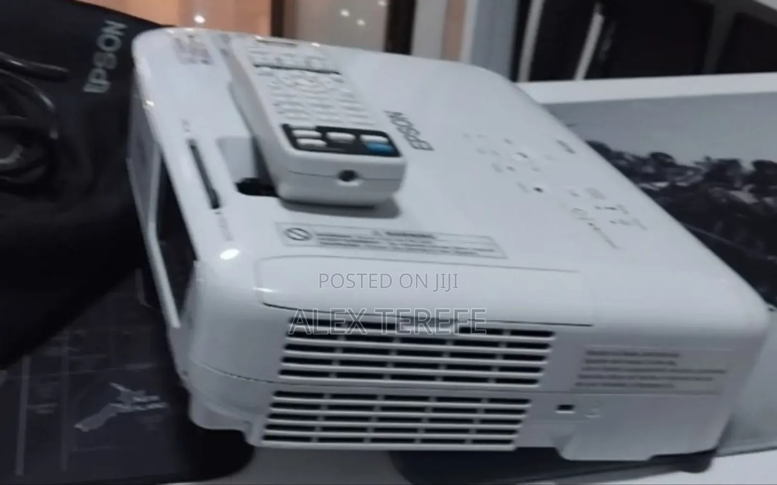 EPSON Projector
Model Name: EB-x31
Hardware