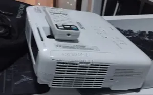 EPSON Projector
Model Name: EB-x31
Hardware