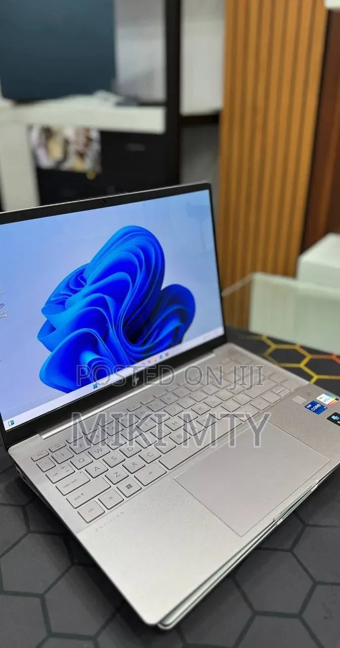 New Laptop HP Pavilion 14 16GB Intel Core i7 SSD 1T