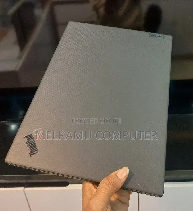 New Laptop Lenovo ThinkPad X1 Carbon Gen11 16GB Intel Core i7 SSD 512GB