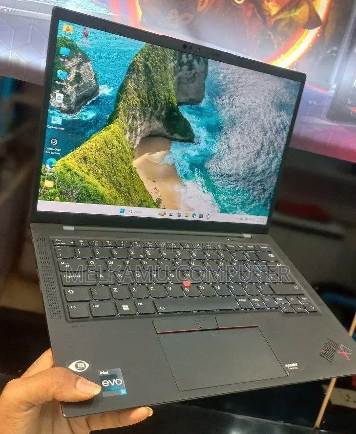 New Laptop Lenovo ThinkPad X1 Carbon Gen11 16GB Intel Core i7 SSD 512GB
