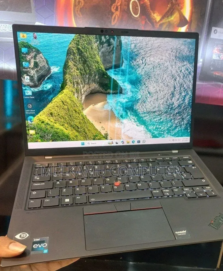 New Laptop Lenovo ThinkPad X1 Carbon Gen11 16GB Intel Core i7 SSD 512GB