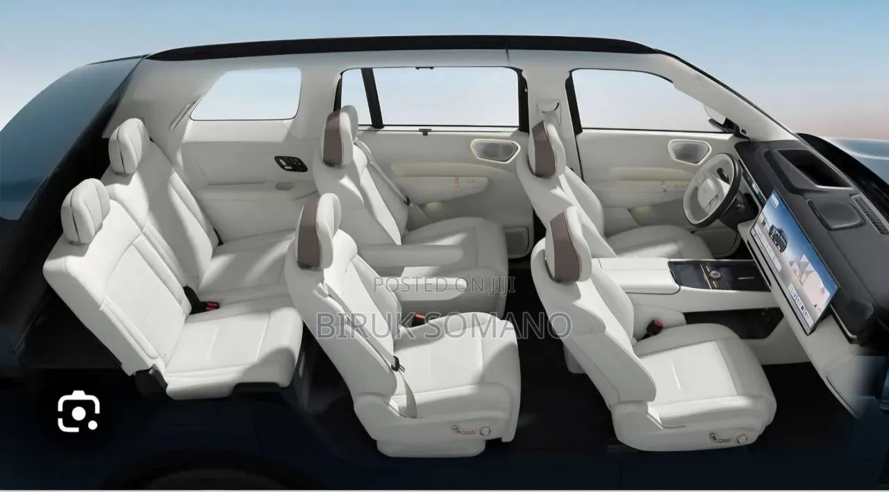 New Lynk & Co 900 2025
