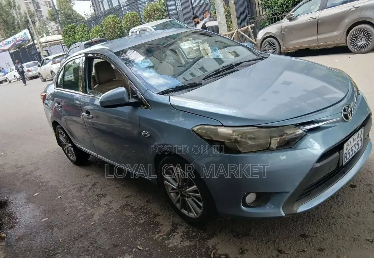 Toyota Yaris 2015 Blue