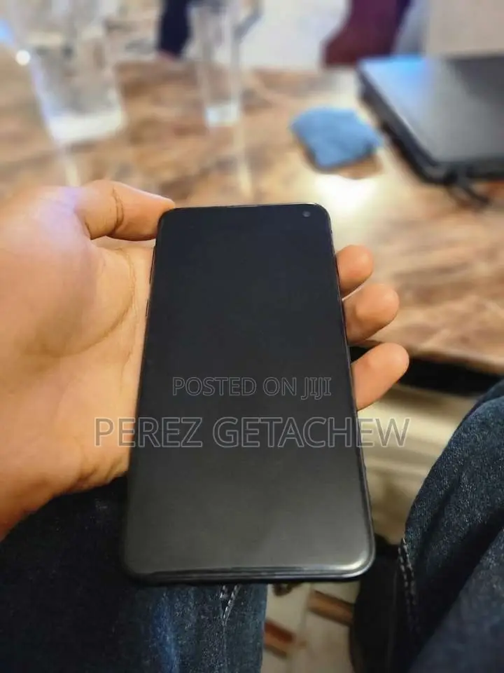 Samsung Galaxy S10e 128 GB Black