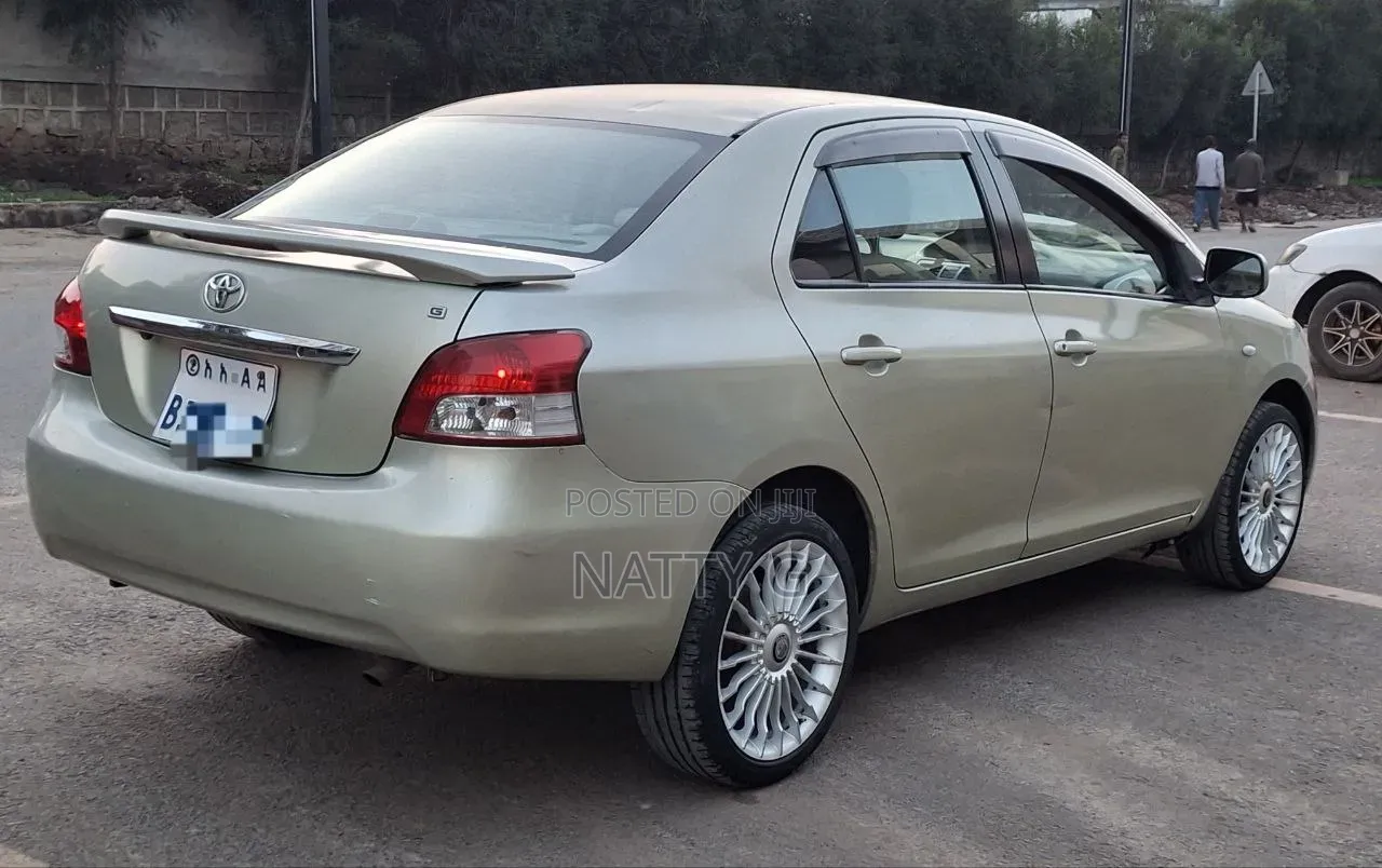 Toyota Yaris 2007 Gold