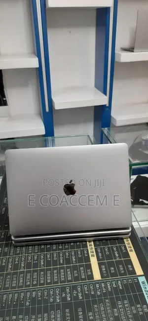 New Laptop Apple MacBook 8GB Apple M1 SSD 512GB