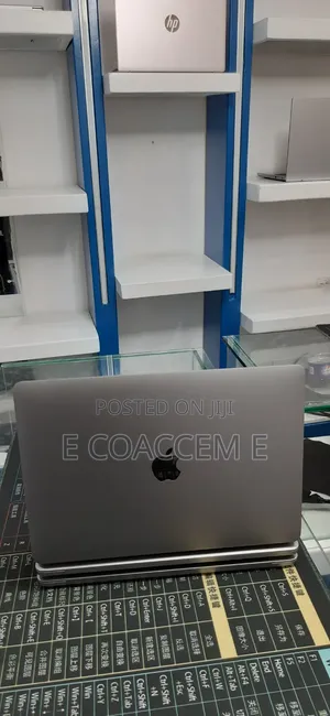 New Laptop Apple MacBook 8GB Apple M1 SSD 512GB