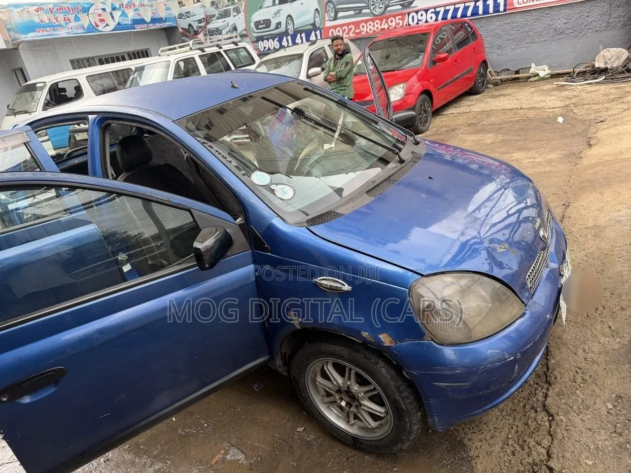 Toyota Vitz 2001 Blue