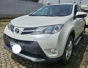 Toyota RAV4 2015 White