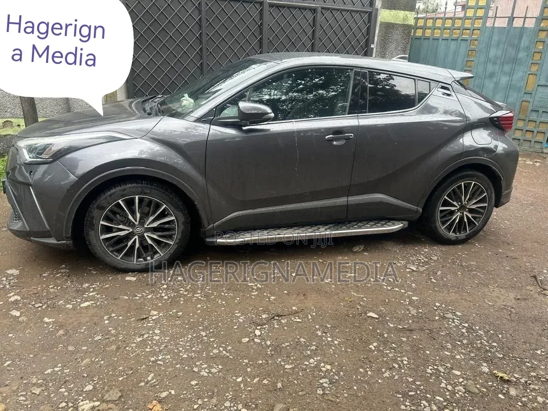 Toyota C-HR 2020 Gray