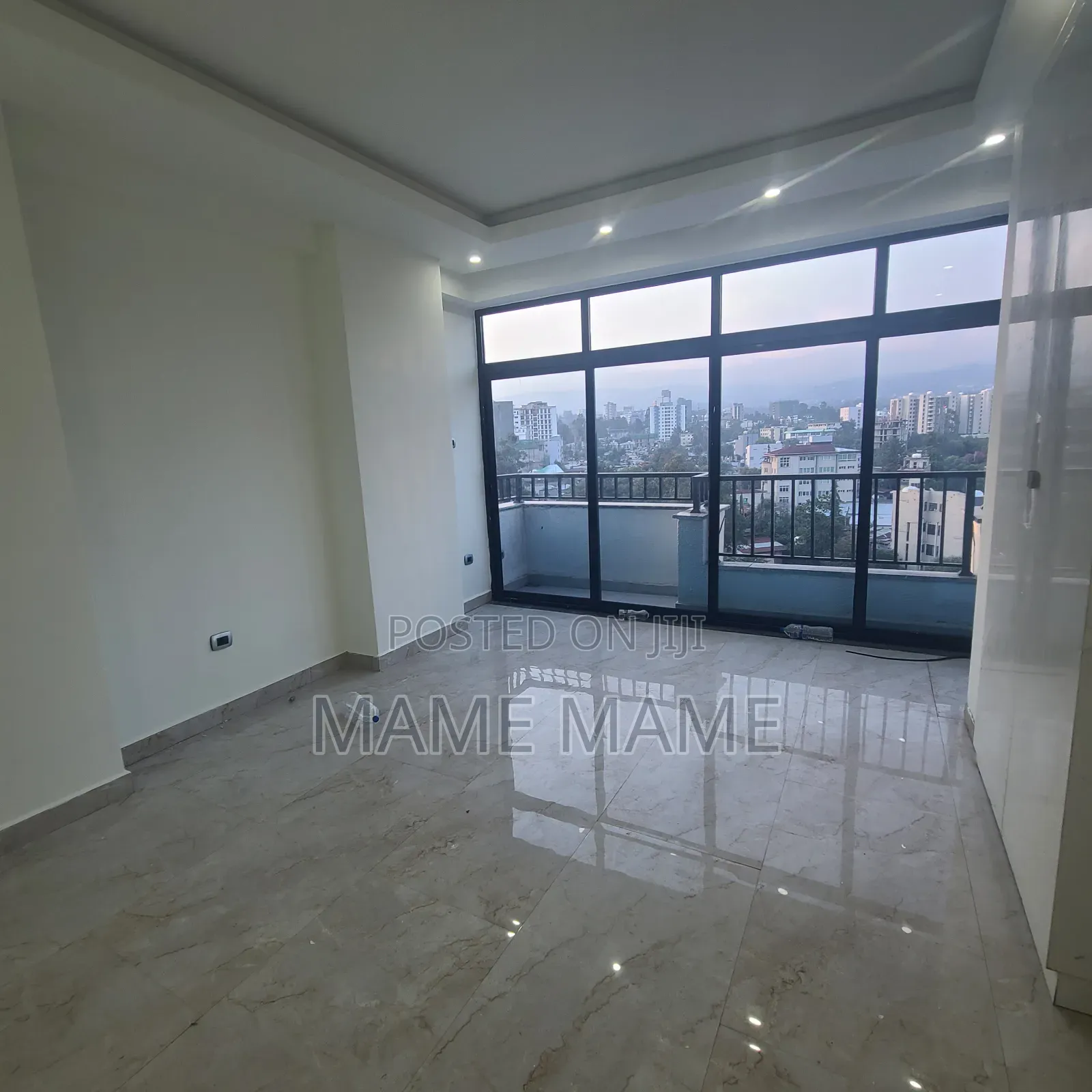 5bdrm Apartment in Addis Abeba, Bole for sale