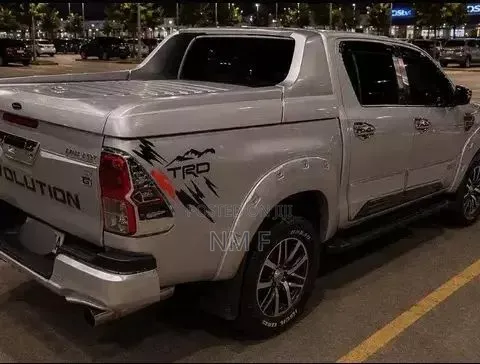 Toyota Hilux 2017 Silver
