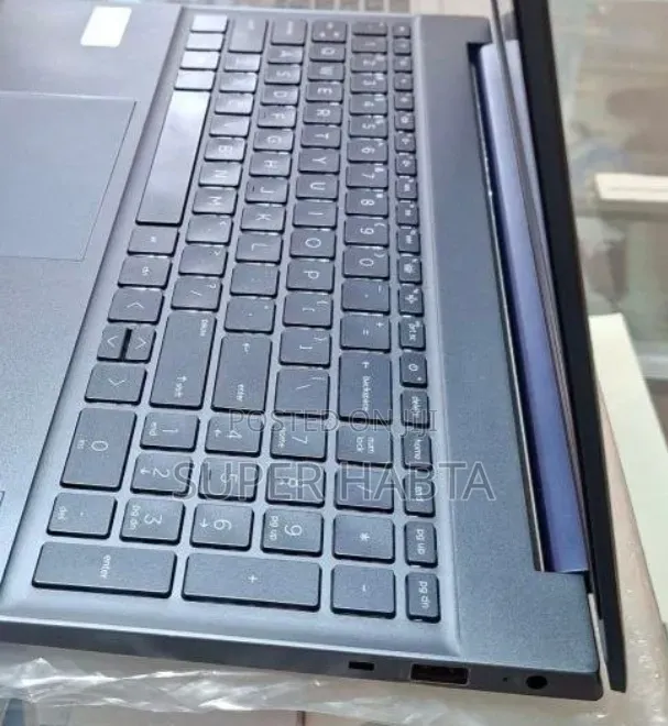 New Laptop HP Pavilion 10 16GB Intel Core i5 SSD 512GB