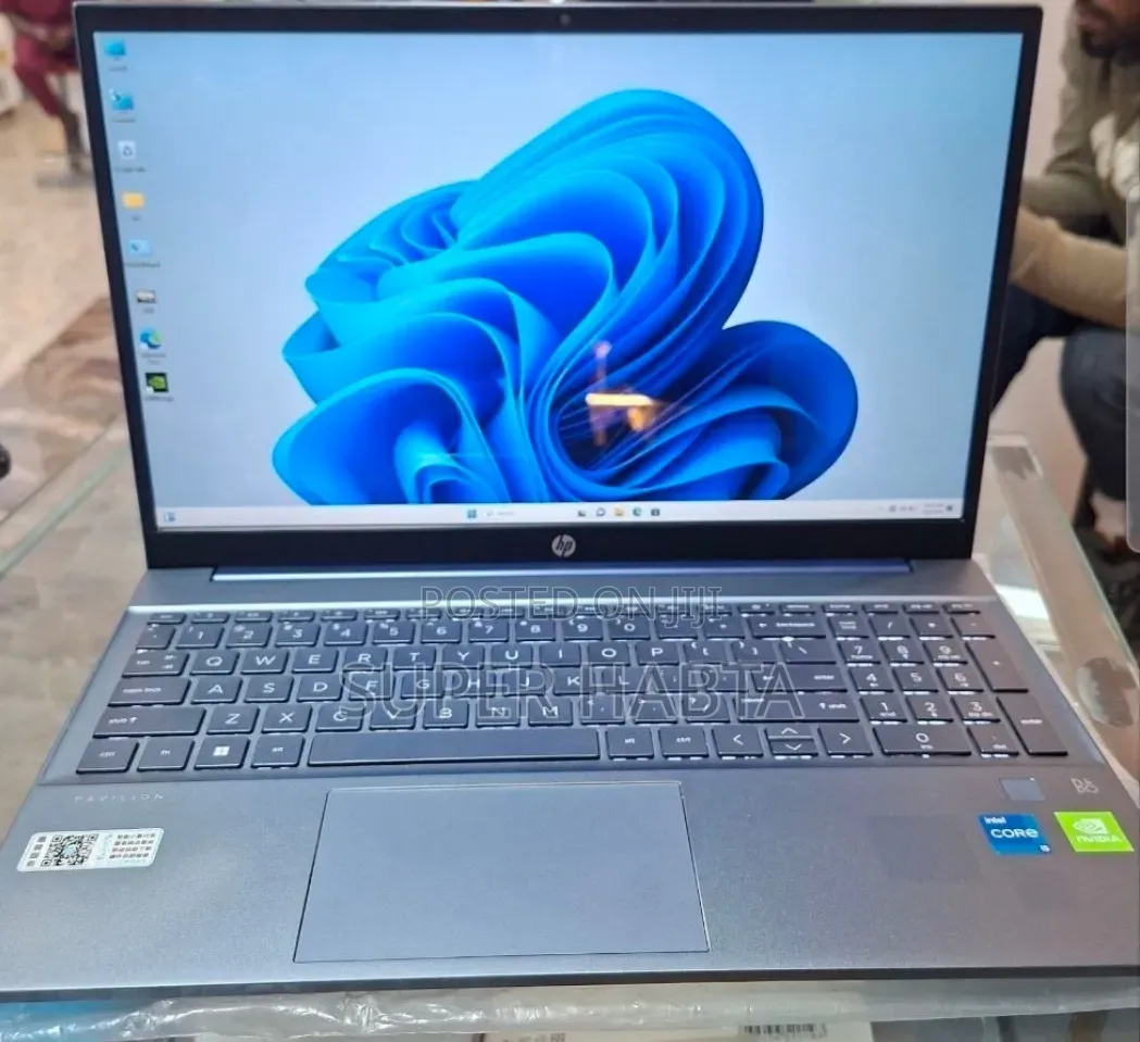 New Laptop HP Pavilion 10 16GB Intel Core i5 SSD 512GB