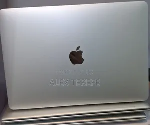 New Laptop Apple MacBook Pro 2017 16GB Intel Core i5 SSD 256GB