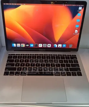 New Laptop Apple MacBook Pro 2017 16GB Intel Core i5 SSD 256GB