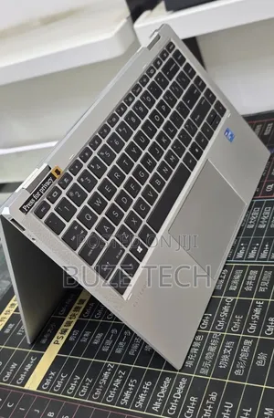 New Laptop HP EliteBook 1040 G8 16GB Intel Core i7 SSD 512GB