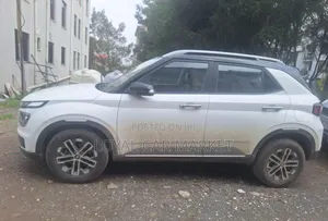Hyundai Venue 2023 White