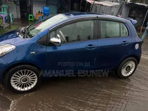 Toyota Yaris 1.3 2005 Blue