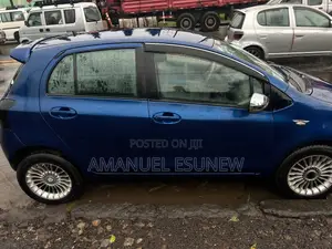 Toyota Yaris 1.3 2005 Blue