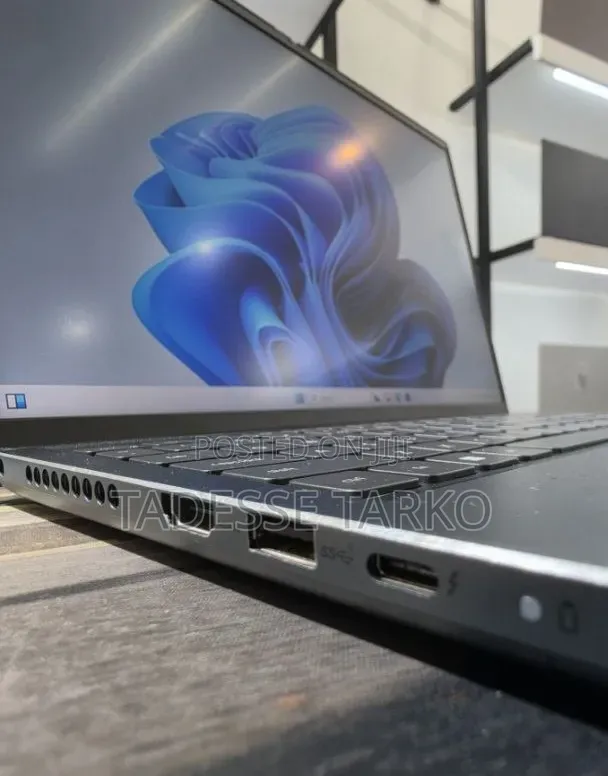 New Laptop Dell Inspiron 15 16GB Intel Core i7 SSD 512GB