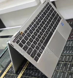 New Laptop HP EliteBook 1040 G8 16GB Intel Core i7 SSD 512GB