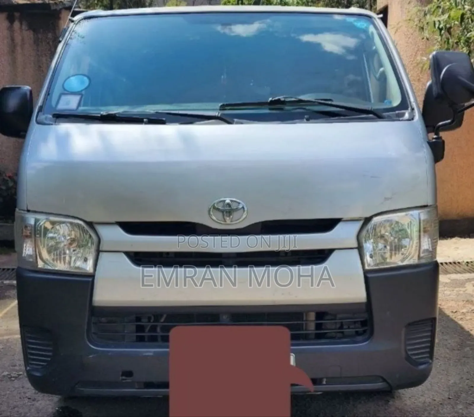 Toyota HiAce 2014 Silver
