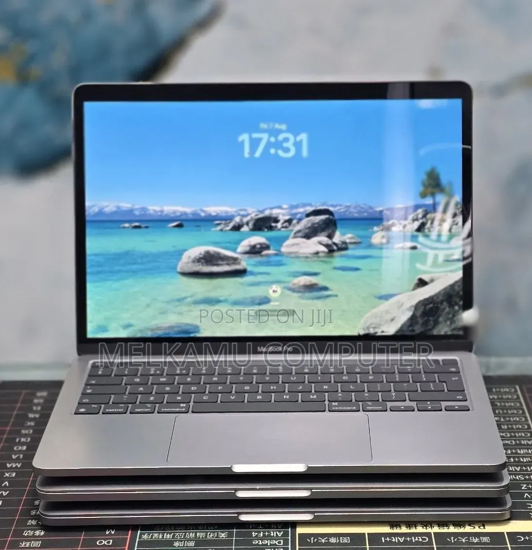 New Laptop Apple MacBook Pro 2020 M1 8GB Apple M1 SSD 512GB