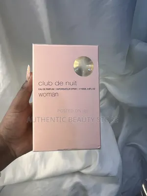Club De Nuit Woman