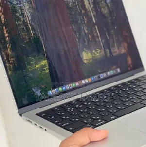 New Laptop Apple MacBook Pro 2024 M4 16GB Apple M4 Pro SSD 512GB
