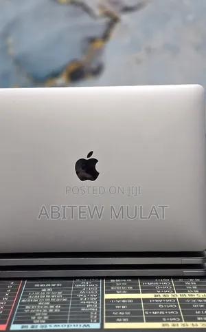 New Laptop Apple MacBook Pro 2020 M1 8GB Apple M1 SSD 512GB