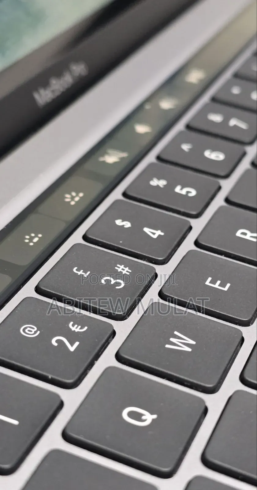 New Laptop Apple MacBook Pro 2020 M1 8GB Apple M1 SSD 512GB