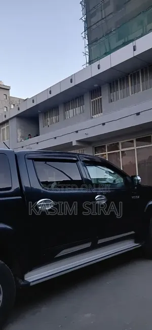 Toyota Hilux 2015 Gray