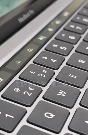 New Laptop Apple MacBook Pro 2020 M1 8GB Apple M1 Pro SSD 512GB