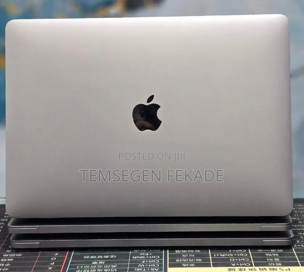 New Laptop Apple MacBook Pro 2020 M1 8GB Apple M1 Pro SSD 512GB