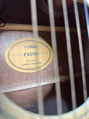 Yamaha FX370 C Semi Acostic Guitar