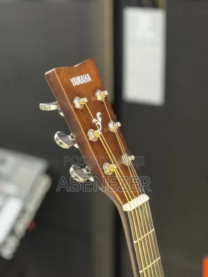 Yamaha FX370 C Semi Acostic Guitar