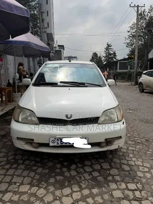 Toyota Platz 2001 White