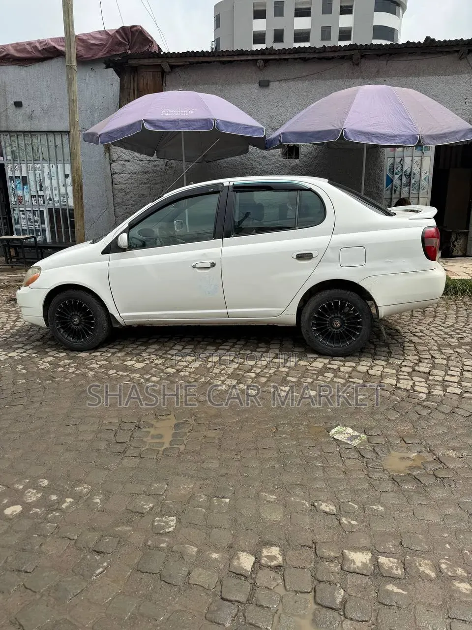 Toyota Platz 2001 White
