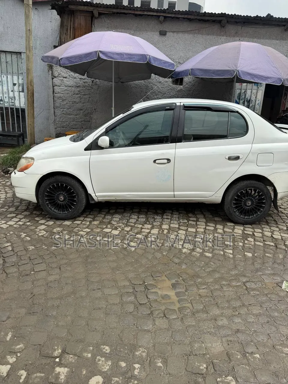 Toyota Platz 2001 White