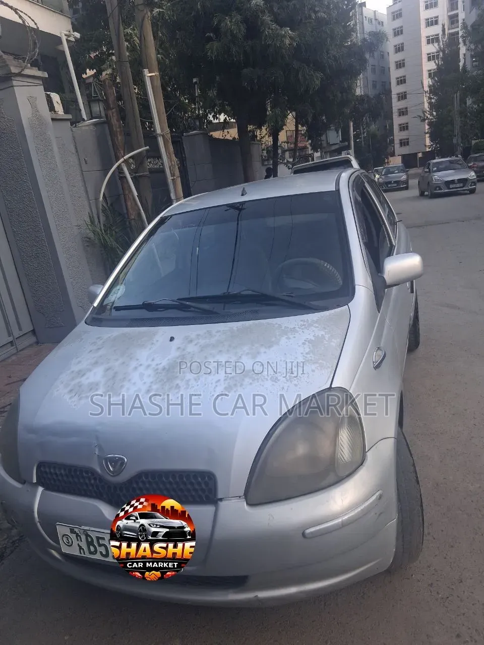 Toyota Vitz 2001 Silver